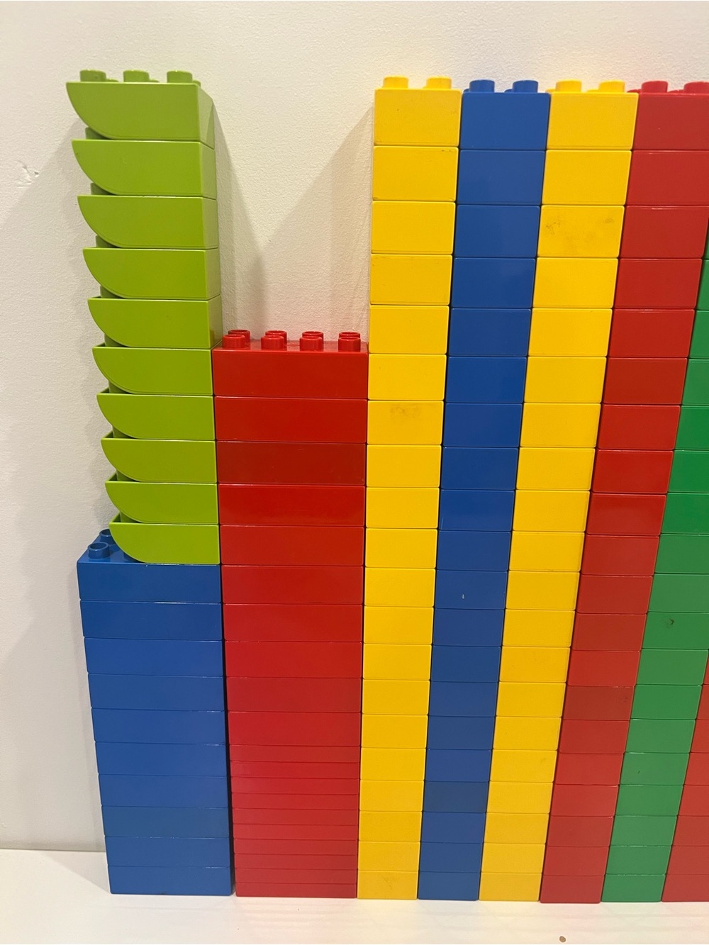 LEGO DUPLO Bulk Lot 200 pieces - multicolor - starter bundle - Picture 2 of 4
